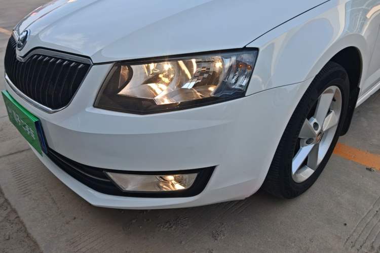 Used Skoda Octavia 2015 1.4TSI DSG Yijun Edition Left Front Headlight