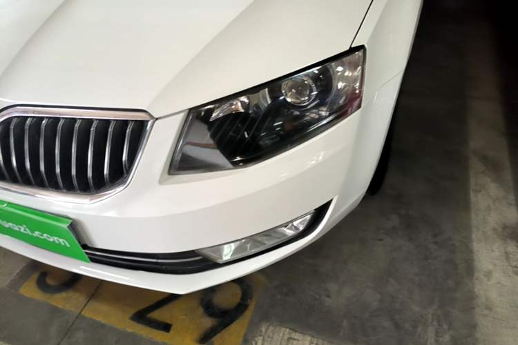 Used Skoda Octavia 2015 1.4TSI DSG Yijun Edition Left Front Headlight