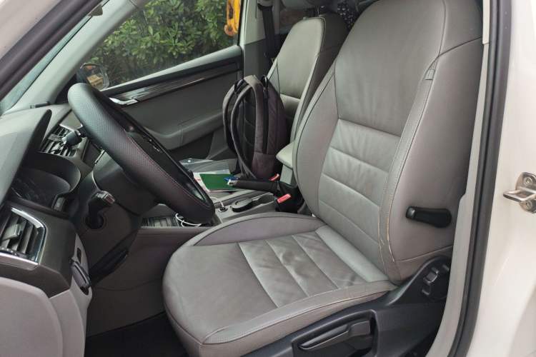 Used Skoda Octavia 2015 1.6L Manual Yijun Edition Left Front Seat