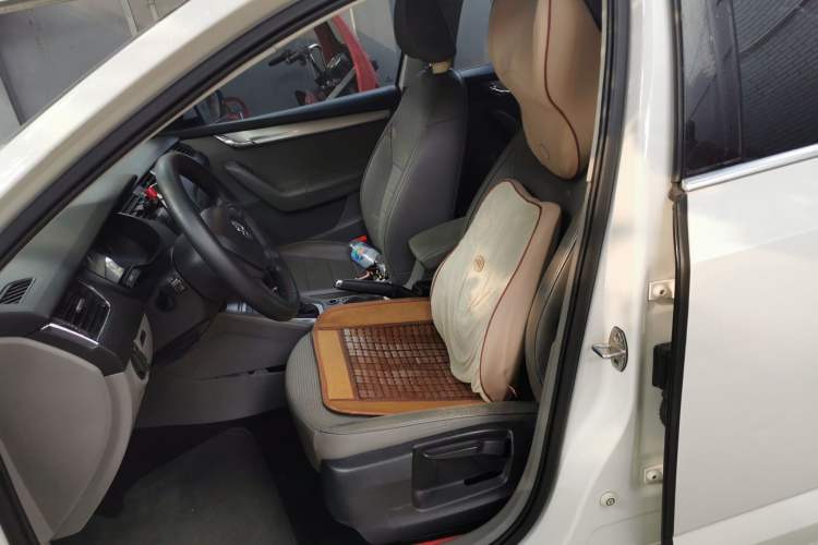 Used Skoda Octavia 2015 1.6L Automatic Yijie Edition Left Front Seat