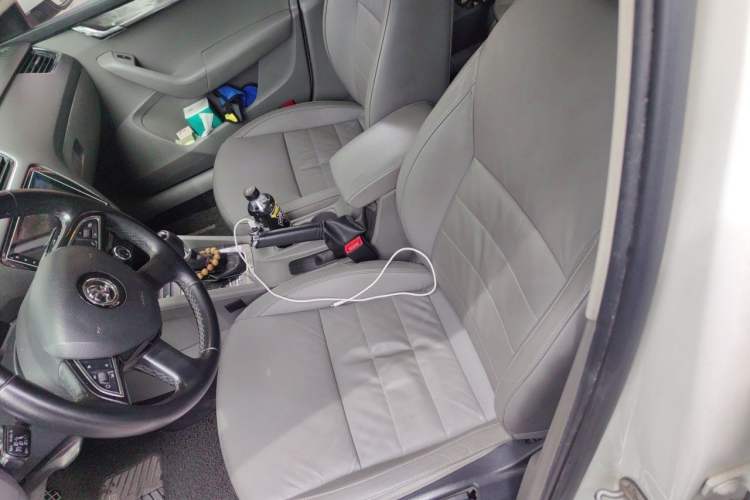 Used Skoda Octavia 2015 1.6L Automatic Yijun Edition Left Front Seat