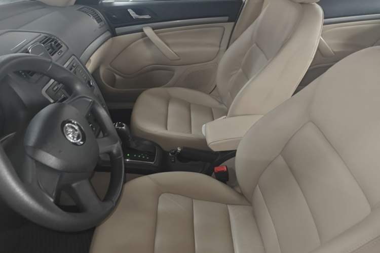 Used Skoda Octavia 2015 Classic Model 1.6L Automatic Yijie Version Left Front Seat
