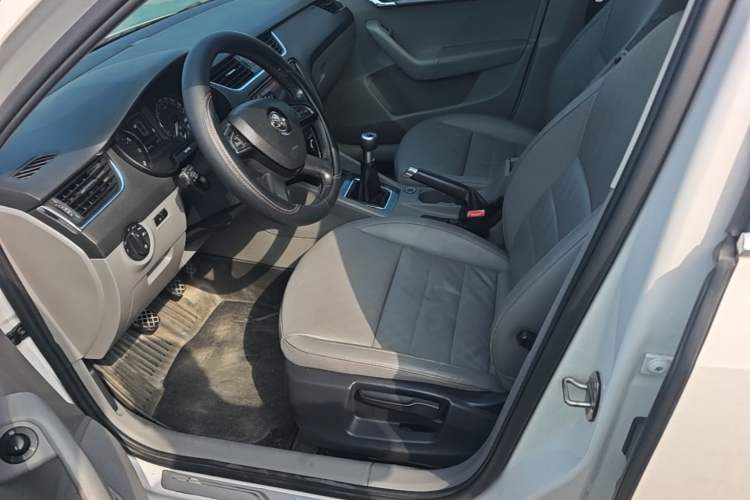 Used Skoda Octavia 2015 1.6L Manual Yijun Edition Left Front Seat