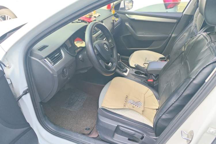 Used Skoda Octavia 2015 1.6L Automatic Yijie Edition Left Front Seat