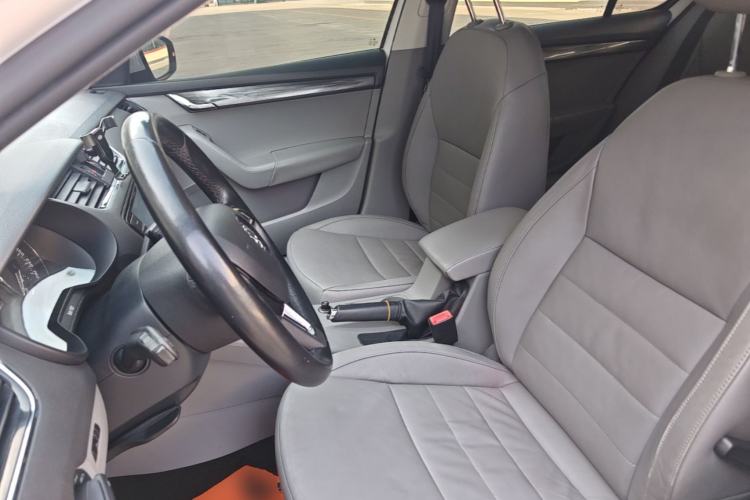 Used Skoda Octavia 2015 1.4TSI DSG Yijun Edition Left Front Seat