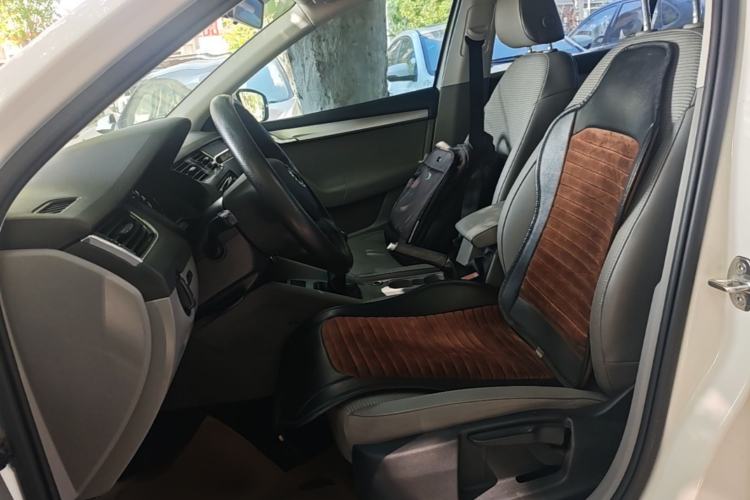 Used Skoda Octavia 2015 1.6L Manual Yijie Edition Left Front Seat