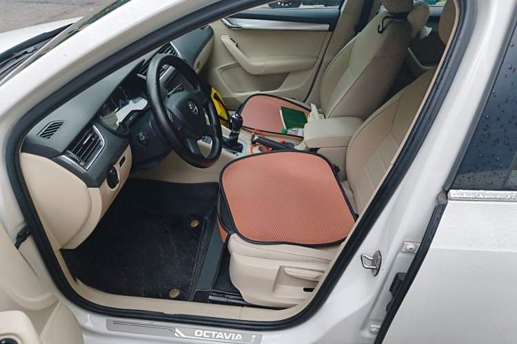 Used Skoda Octavia 2015 1.6L Automatic Yijie Edition Left Front Seat