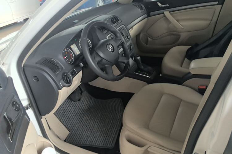 Used Skoda Octavia 2015 Classic Model 1.6L Automatic Yijie Version Left Front Seat