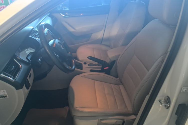 Used Skoda Octavia 2015 1.6L Automatic Yijun Edition Left Front Seat