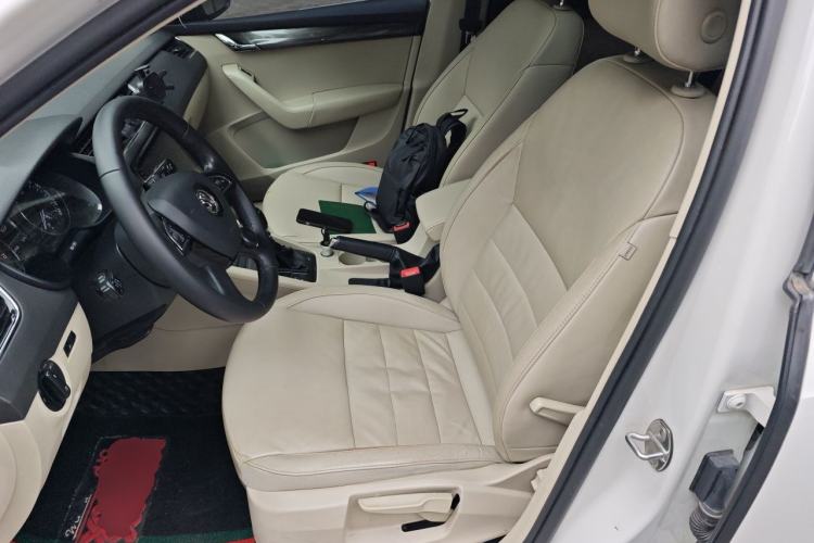 Used Skoda Octavia 2015 1.6L Automatic Yijun Edition Left Front Seat