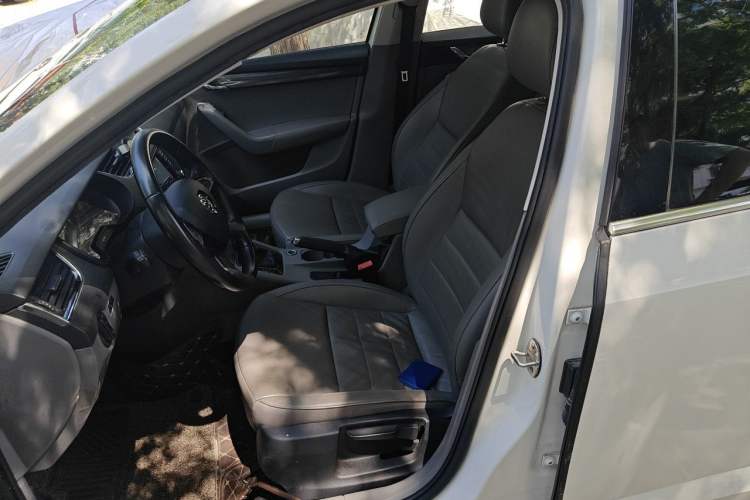 Used Skoda Octavia 2015 1.6L Automatic Yijun Edition Left Front Seat