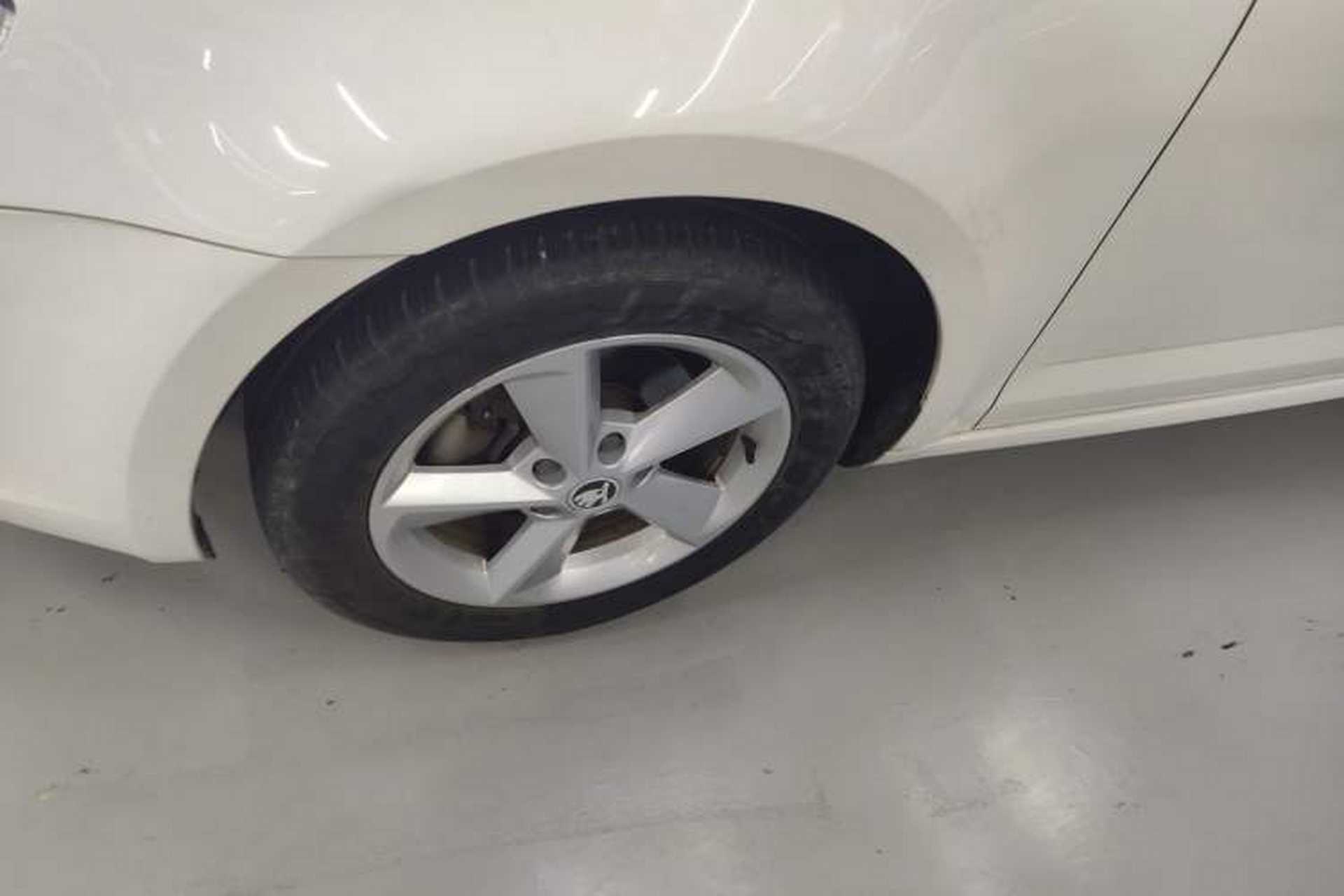 Used Skoda Octavia 2015 1.6L Automatic Yijun Edition Left Front Wheel Hub