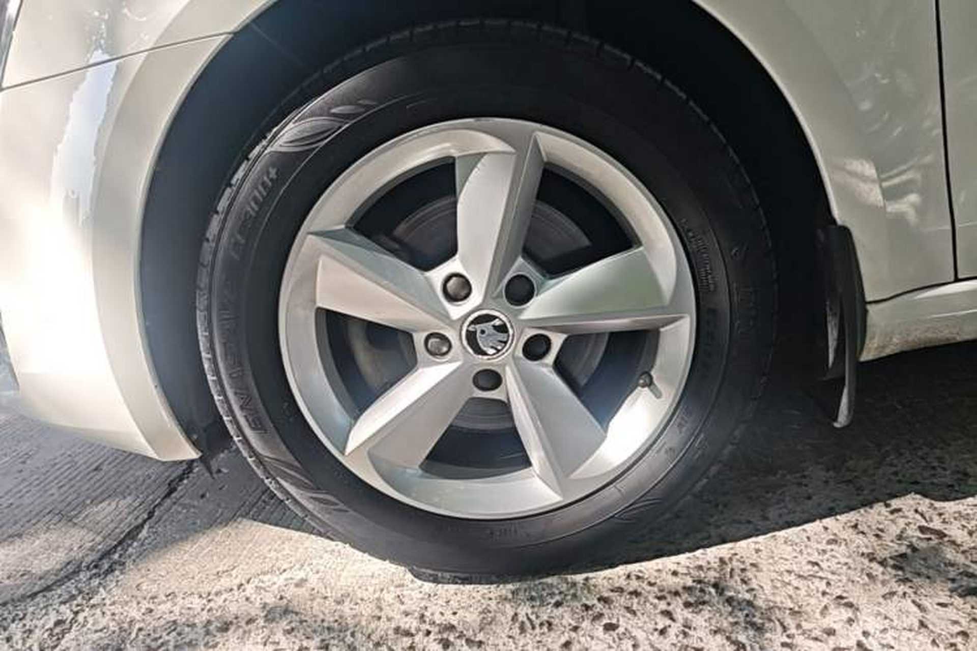 Used Skoda Octavia 2015 1.6L Manual Yijie Edition Left Front Wheel Hub