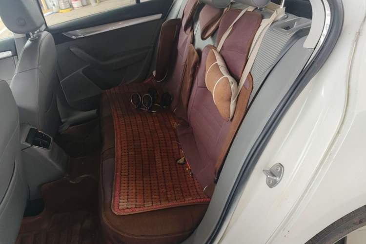 Used Skoda Octavia 2015 1.6L Manual Yijie Edition Left Rear Seat