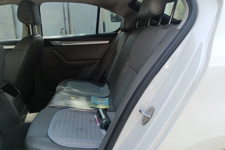 Used Skoda Octavia 2015 1.6L Automatic Yijie Edition Left Rear Seat