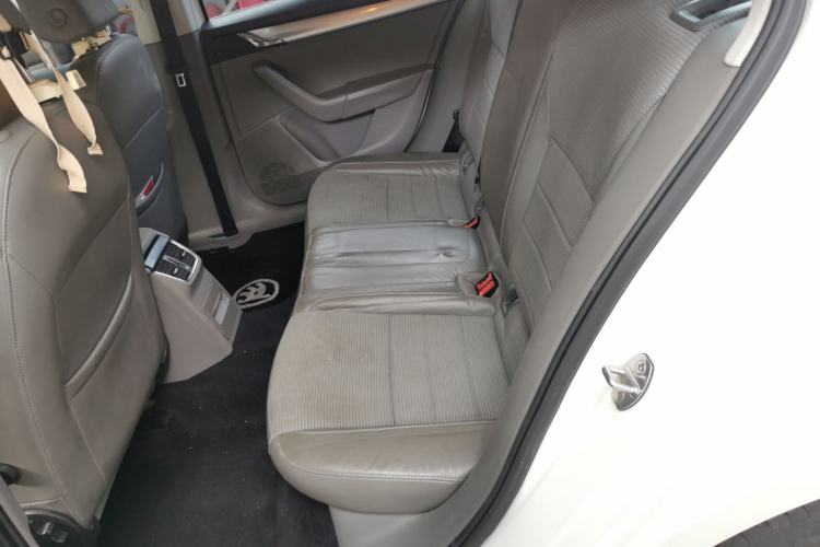 Used Skoda Octavia 2015 1.6L Automatic Yijie Edition Left Rear Seat
