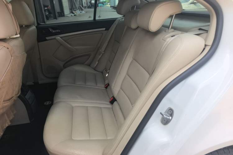 Used Skoda Octavia 2015 Classic Model 1.6L Automatic Yijie Version Left Rear Seat