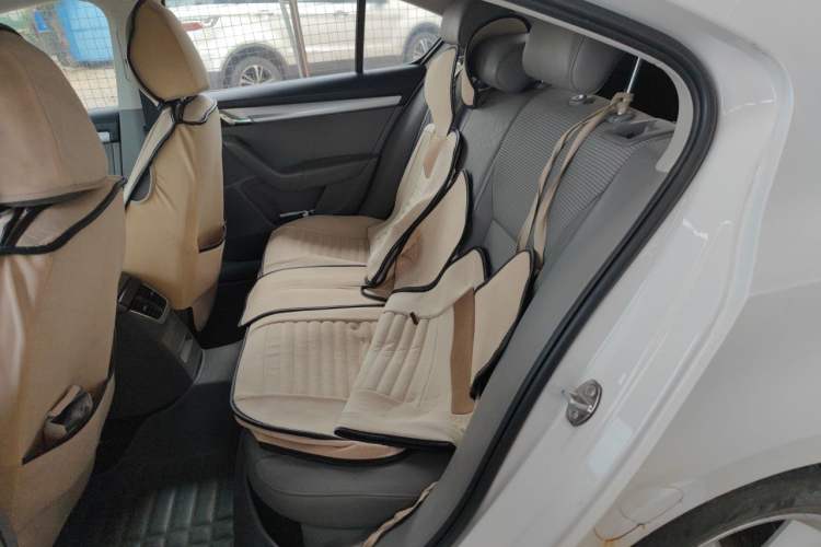 Used Skoda Octavia 2015 1.6L Automatic Yijie Edition Left Rear Seat