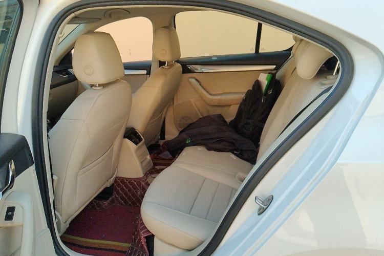 Used Skoda Octavia 2015 1.6L Manual Yijie Edition Left Rear Seat
