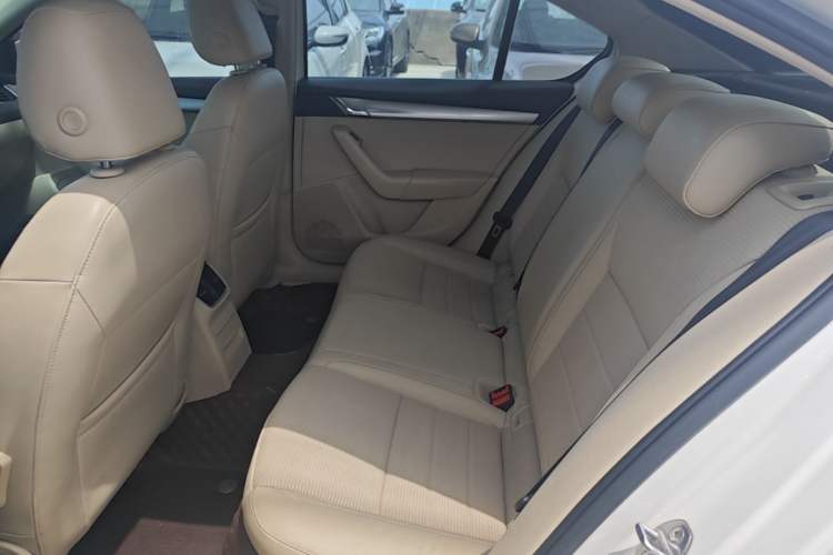 Used Skoda Octavia 2015 1.6L Automatic Yijie Edition Left Rear Seat