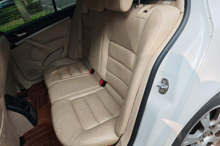 Used Skoda Octavia 2015 Classic Model 1.6L Automatic Yijie Version Left Rear Seat