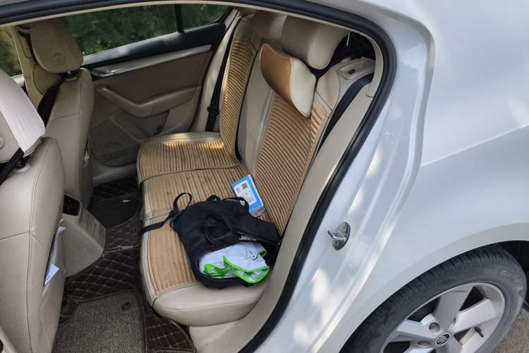 Used Skoda Octavia 2015 1.6L Manual Yijie Edition Left Rear Seat