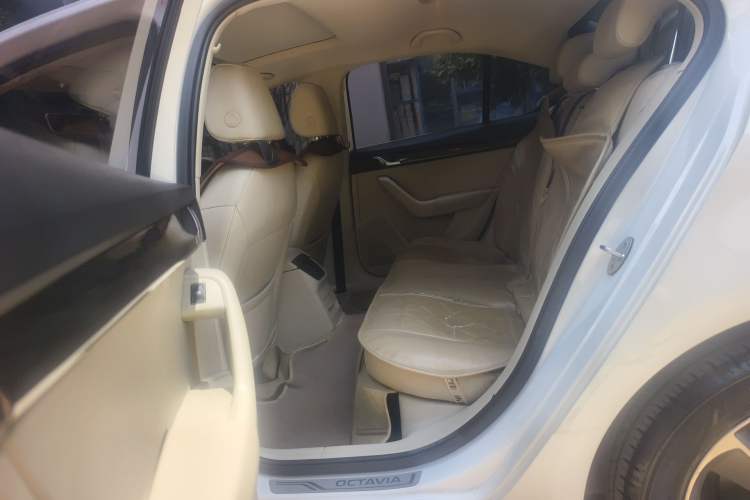 Used Skoda Octavia 2015 1.6L Manual Yijun Edition Left Rear Seat