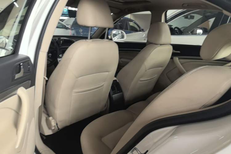 Used Skoda Octavia 2015 Classic Model 1.6L Automatic Yijie Version Left Rear Seat