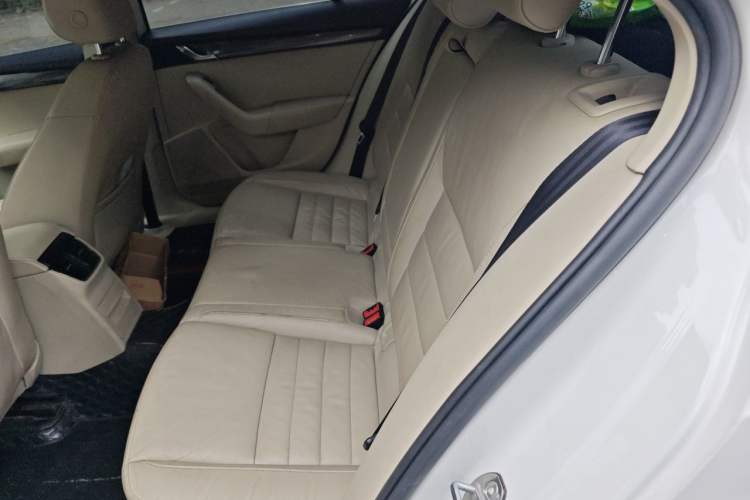 Used Skoda Octavia 2015 1.6L Automatic Yijun Edition Left Rear Seat