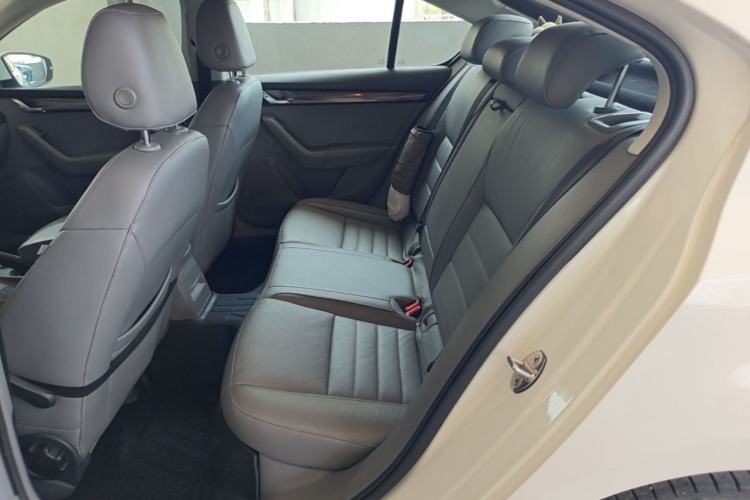 Used Skoda Octavia 2015 1.6L Automatic Yijun Edition Left Rear Seat