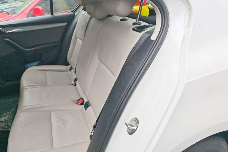 Used Skoda Octavia 2015 1.6L Manual Eado Edition Left Rear Seat