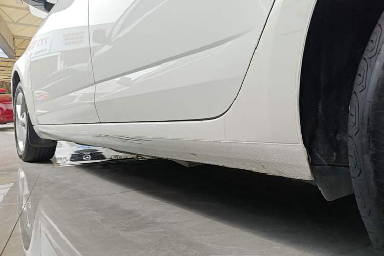 Used Skoda Octavia 2015 1.6L Automatic Yijun Edition Left Side Sill