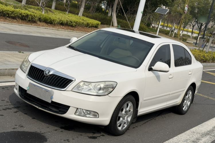 Used Skoda Octavia 2015 Classic Model 1.6L Automatic Yijie Version Guazi used car, China used car export, Used car for sale, Used  cars, Cheapest cars for sale