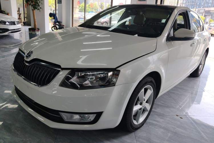 Used Skoda Octavia 2015 1.6L Automatic Yijun Edition Guazi used car, China used car export, Used car for sale, Used cars, Cheapest cars for sale