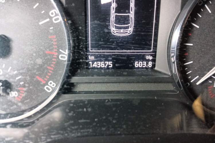 Used Skoda Octavia 2015 1.4TSI DSG Yijun Edition Odometer Close Up