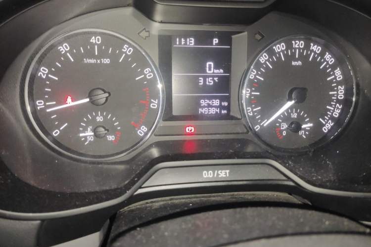 Used Skoda Octavia 2015 1.6L Automatic Eado Edition Odometer Close Up