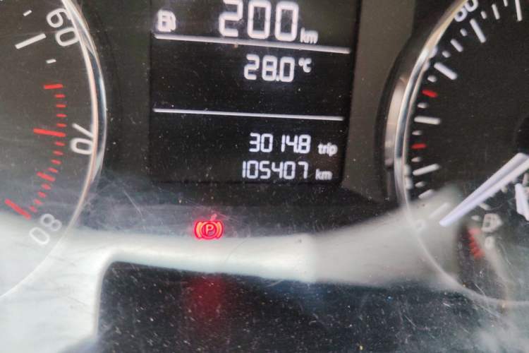 Used Skoda Octavia 2015 1.6L Automatic Yijie Edition Odometer Close Up