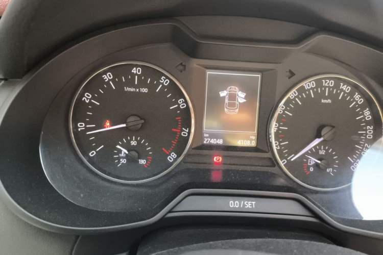 Used Skoda Octavia 2015 1.6L Automatic Yijun Edition Odometer Close Up