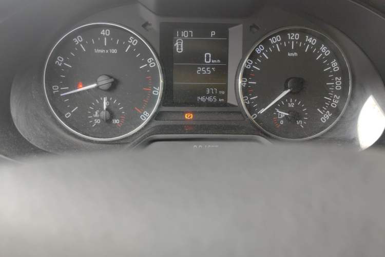 Used Skoda Octavia 2015 1.6L Automatic Eado Edition Odometer Close Up