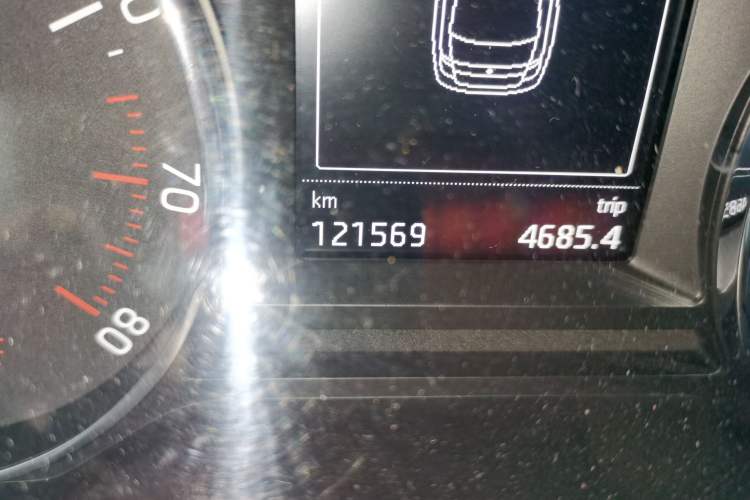 Used Skoda Octavia 2015 1.6L Automatic Yijun Edition Odometer Close Up