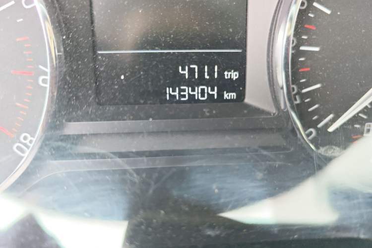 Used Skoda Octavia 2015 1.6L Automatic Yijie Edition Odometer Close Up