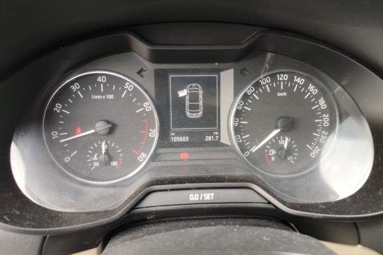 Used Skoda Octavia 2015 1.6L Automatic Yijun Edition Odometer Close Up
