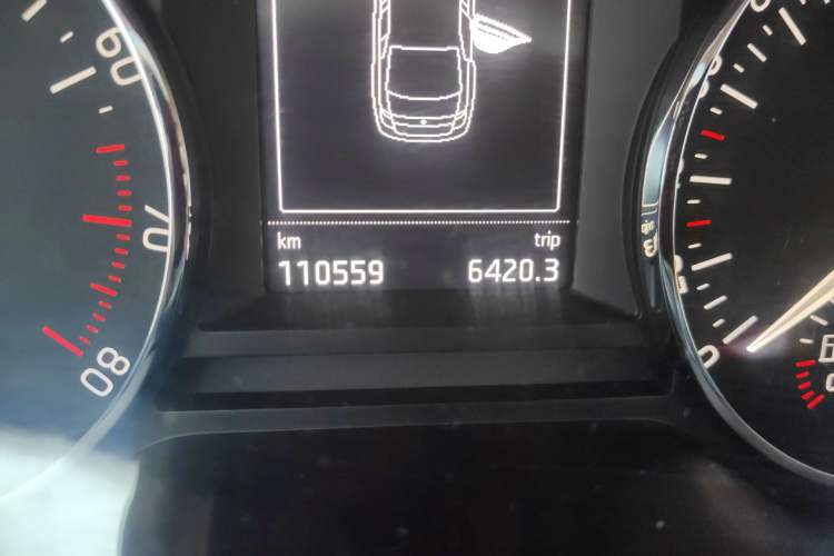 Used Skoda Octavia 2015 1.6L Automatic Yijun Edition Odometer Close Up