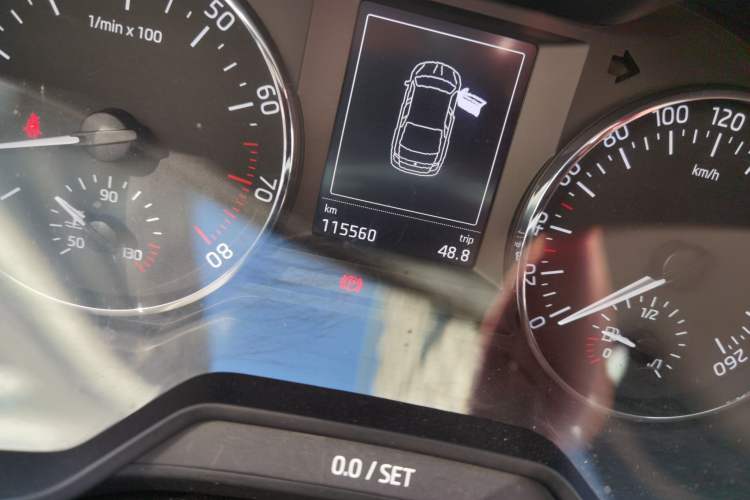 Used Skoda Octavia 2015 1.6L Automatic Yijun Edition Odometer Close Up