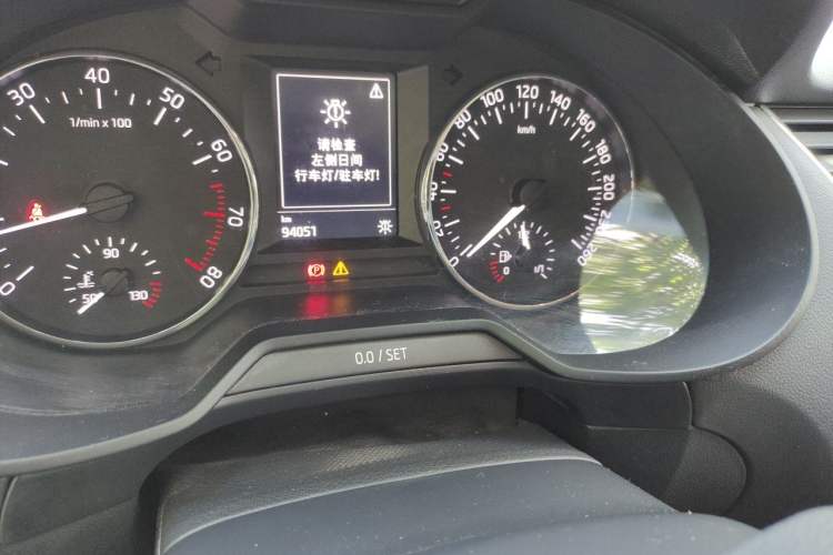 Used Skoda Octavia 2015 1.6L Manual Yijun Edition Odometer Close Up