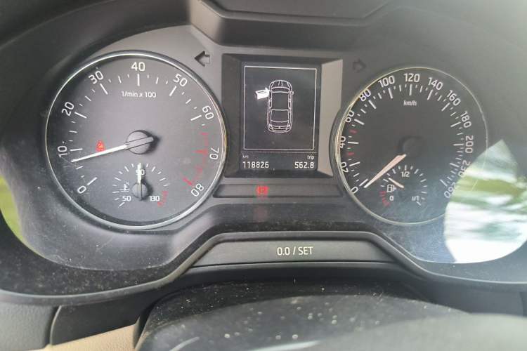 Used Skoda Octavia 2015 1.6L Manual Yijun Edition Odometer Close Up