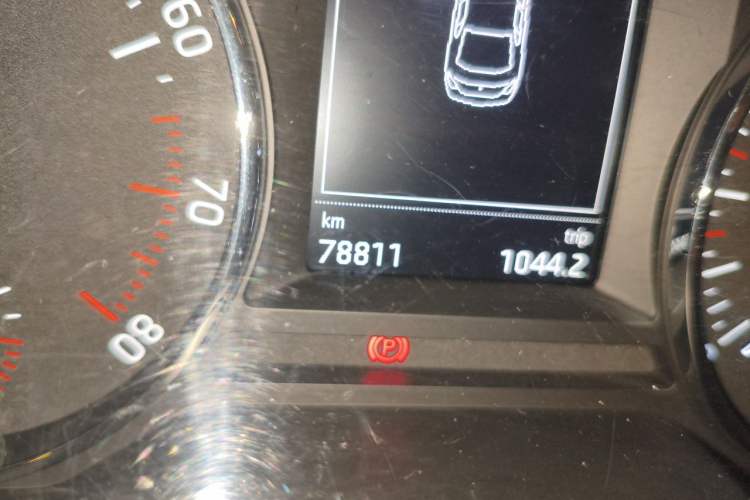 Used Skoda Octavia 2015 1.6L Automatic Yijun Edition Odometer Close Up