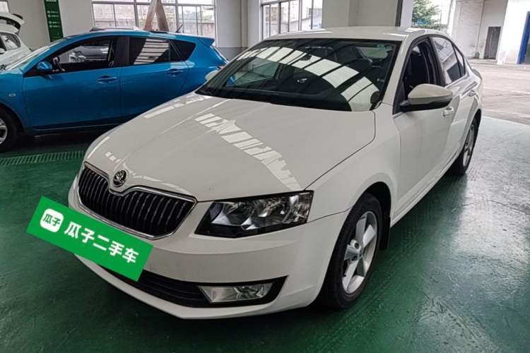 Used Skoda Octavia 2015 1.6L Automatic Yijie Edition Guazi used car, China used car export, Used car for sale, Used  cars, Cheapest cars for sale