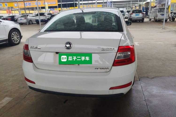 Used Skoda Octavia 2015 1.6L Manual Yijie Edition Rear