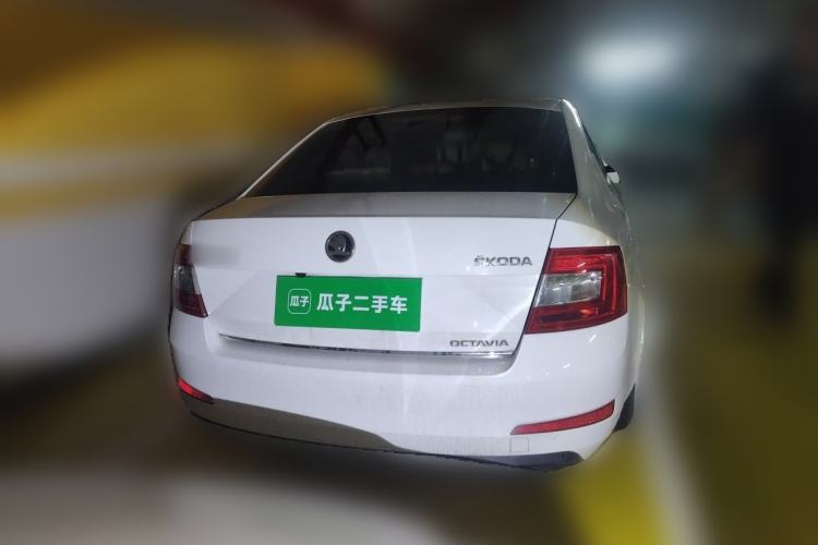 Used Skoda Octavia 2015 1.6L Manual Yijun Edition Rear